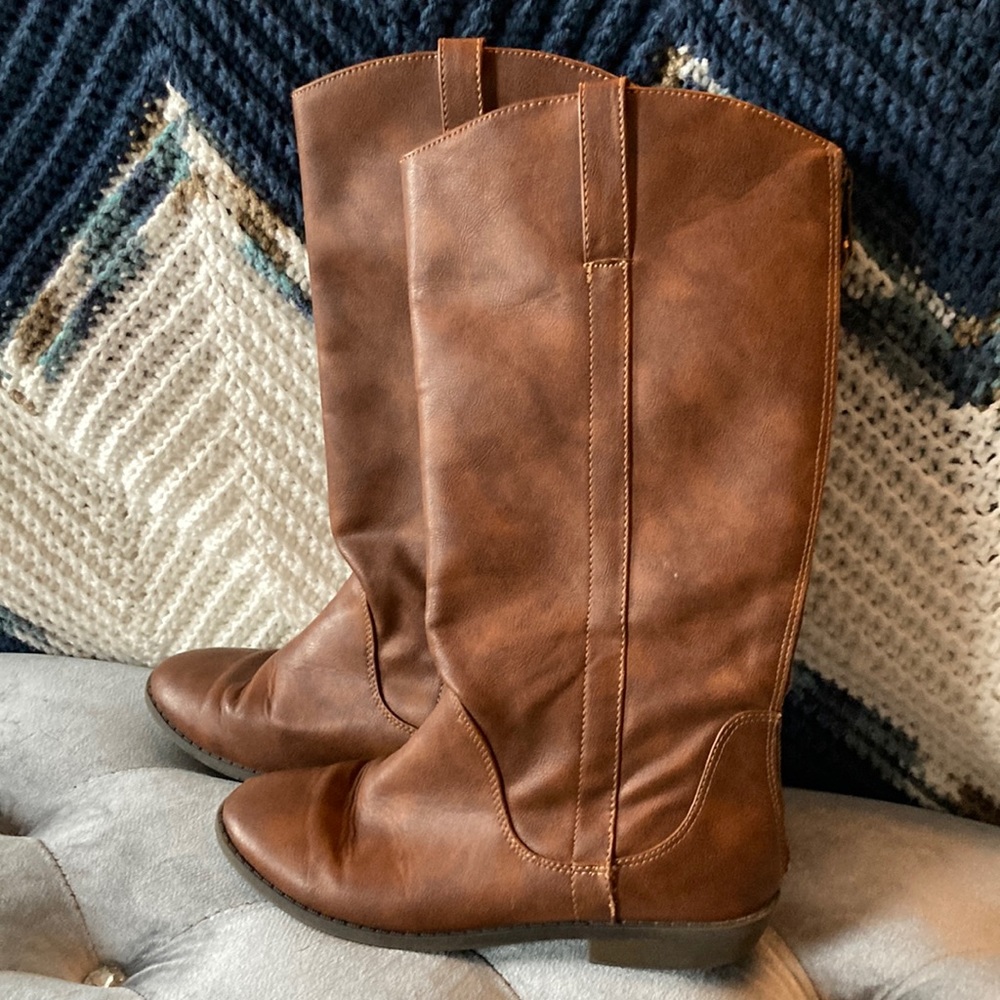Girl’s size 4 brown knee high boots